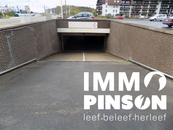 Garage fermé dans le sous-sol du Ijslandplein! à vendre à Koksijde - Immo Pinson