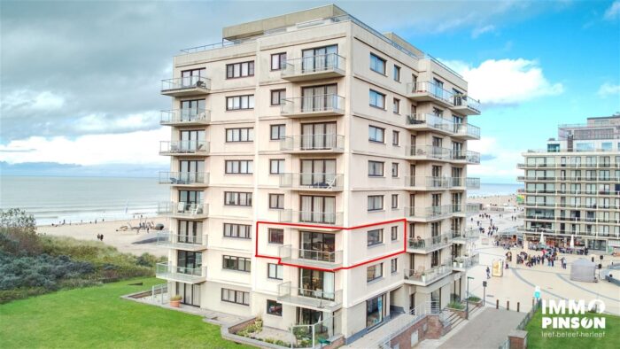 Appartement ensoleillé + terrasse avec vue latérale superbe sur la mer à vendre à De Panne - Immo Pinson