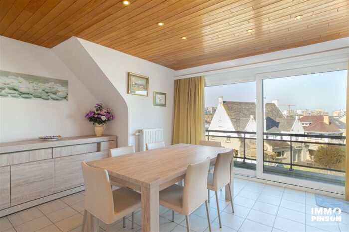 Ruim duplex appartement met berging en garage te koop in De Panne - Immo Pinson