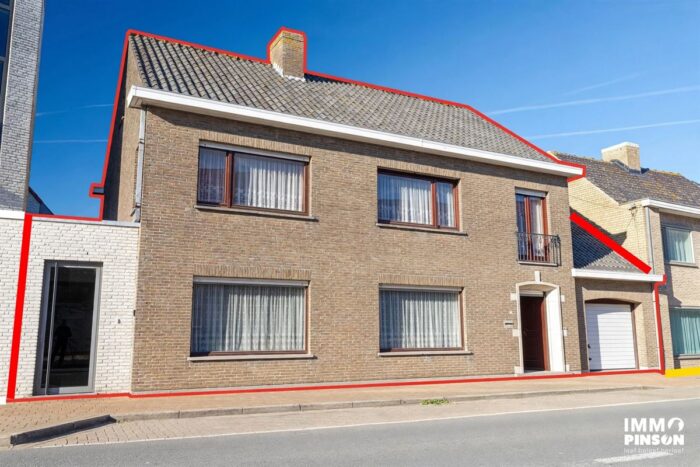 Woning met potentieel in centrum Alveringem te koop in Alveringem - Immo Pinson